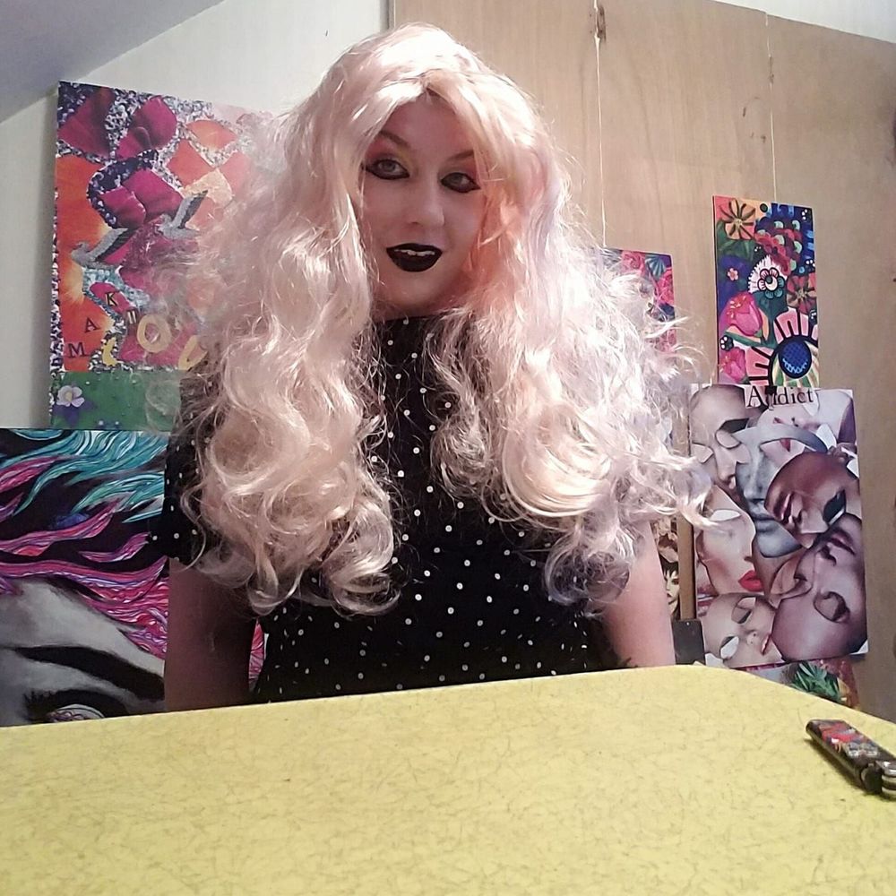 Meet your Posher, Nellzy